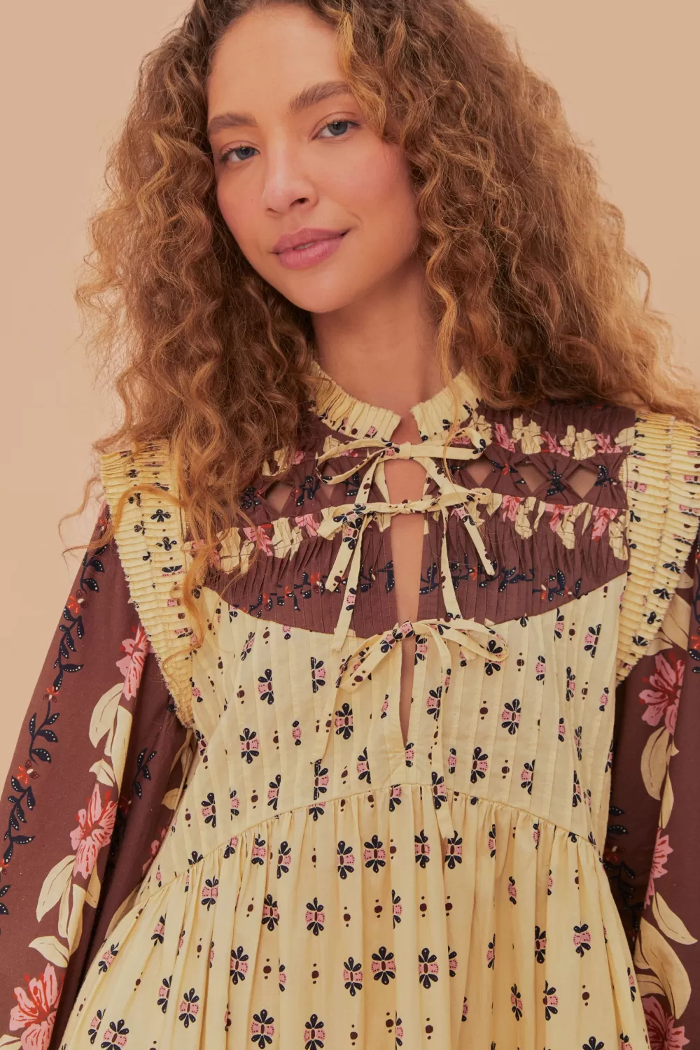 Robe courte à empiècement ouvert et à fleurs Ainika Maxi Crème^FARM Rio  Clearance