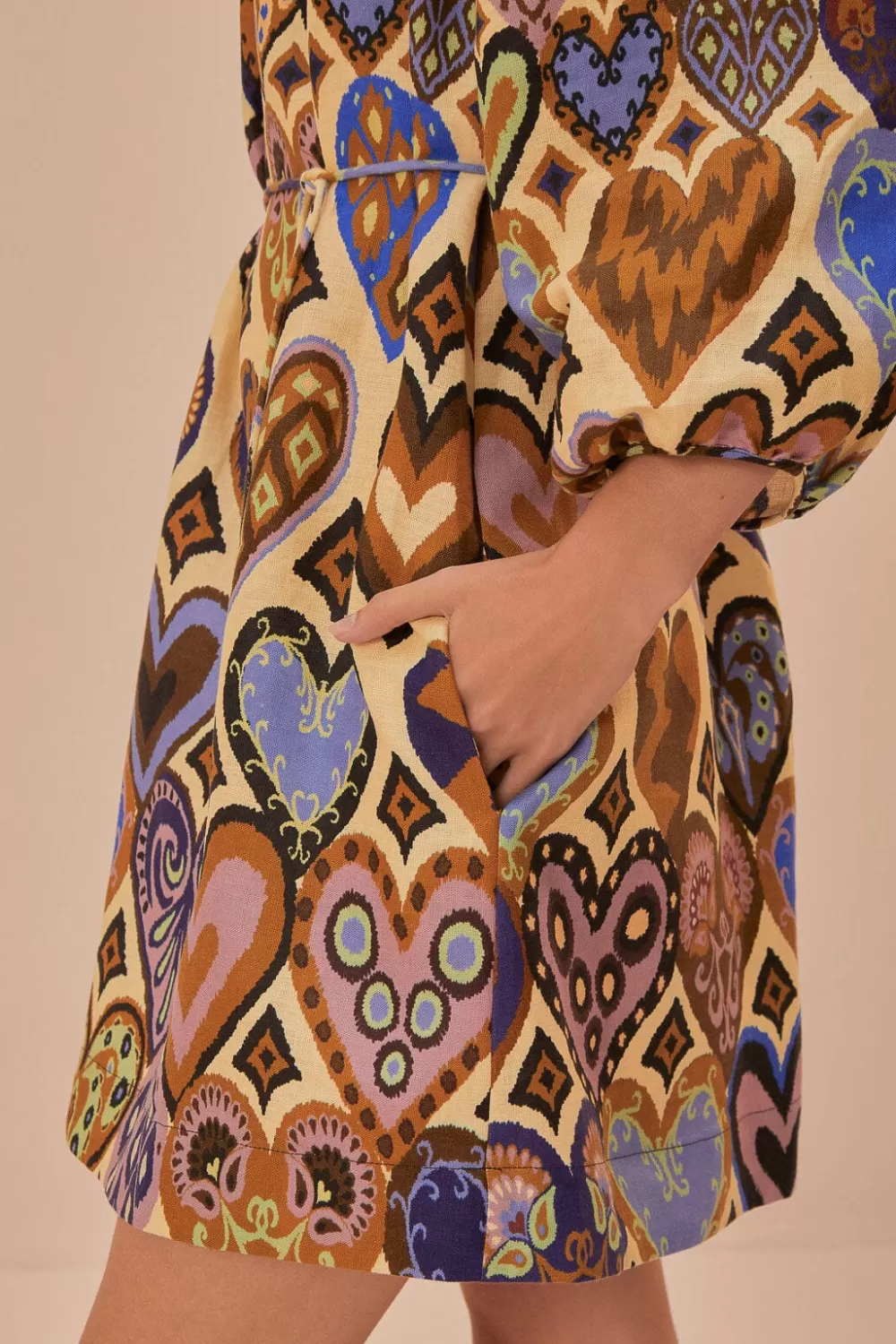 Robe courte à manches longues en ikat avec coeurs crème^FARM Rio  Fashion
