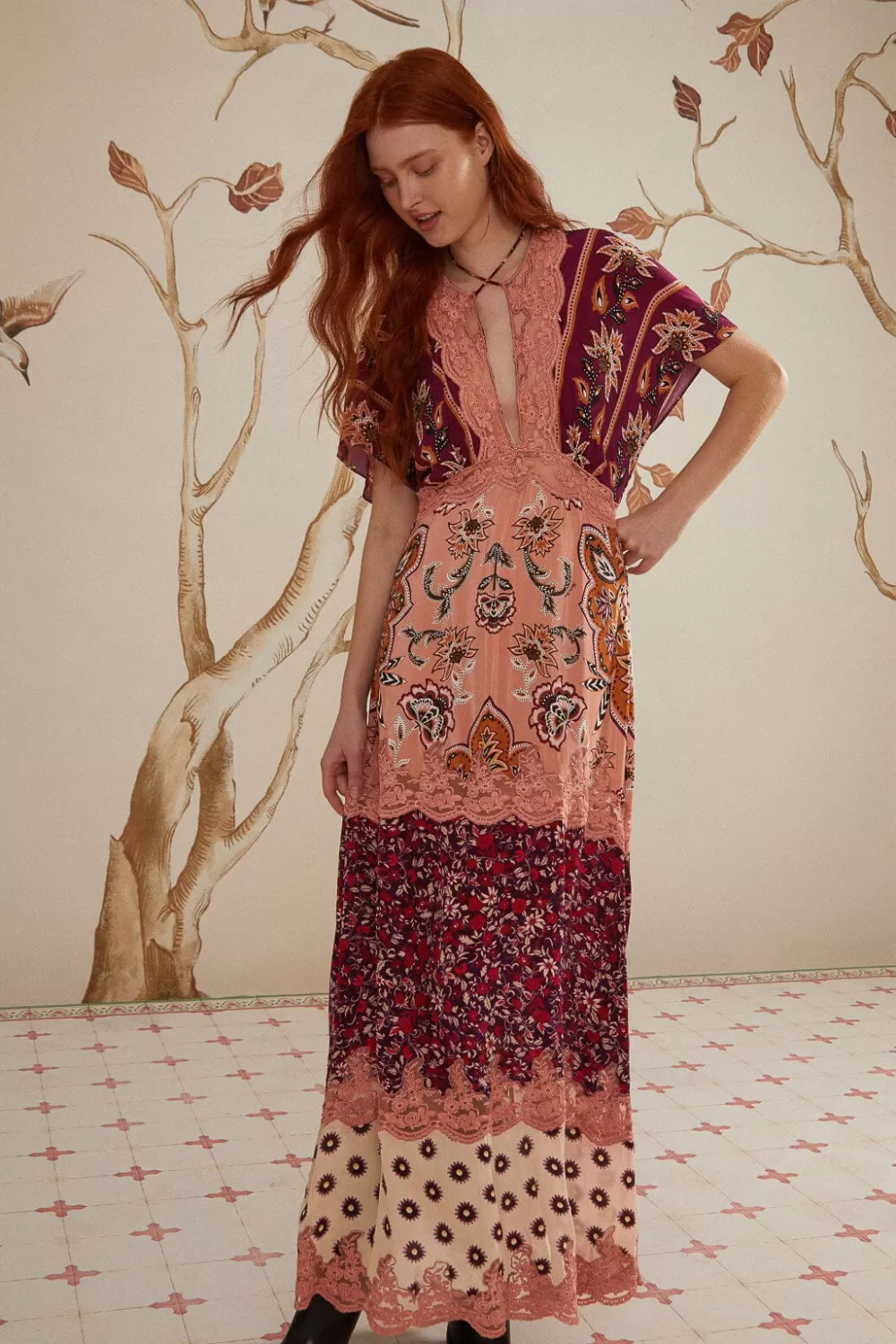 Robe longue à manches courtes en dentelle bordeaux Glam Tapestry^FARM Rio  Outlet