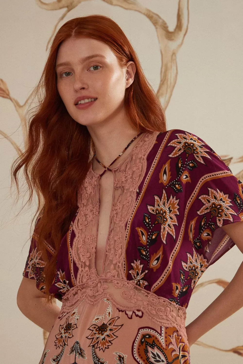 Robe longue à manches courtes en dentelle bordeaux Glam Tapestry^FARM Rio  Outlet