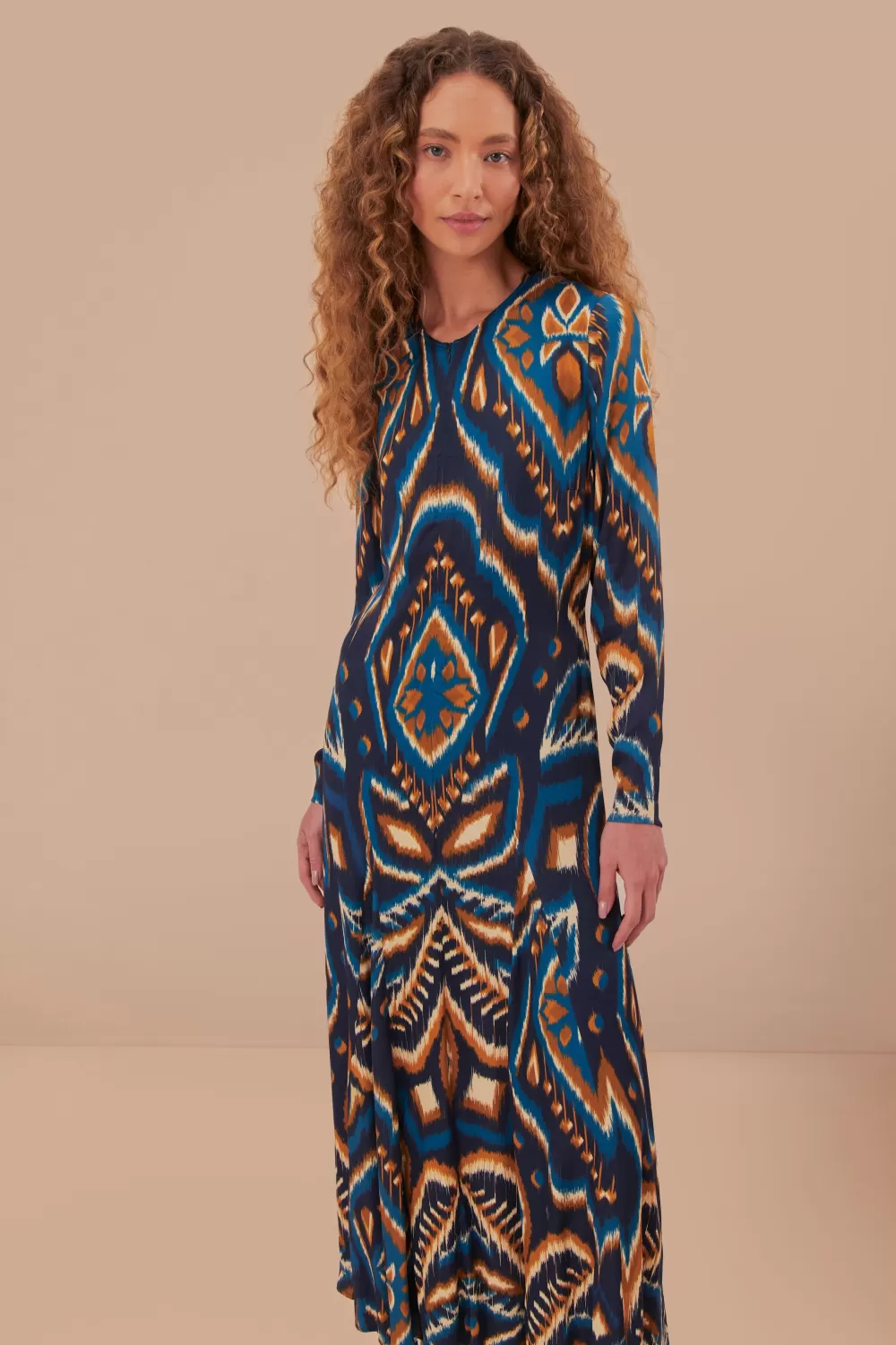 Robe longue en viscose LENZING™ ECOVERO™ Ikat bleu ananas^FARM Rio  Best