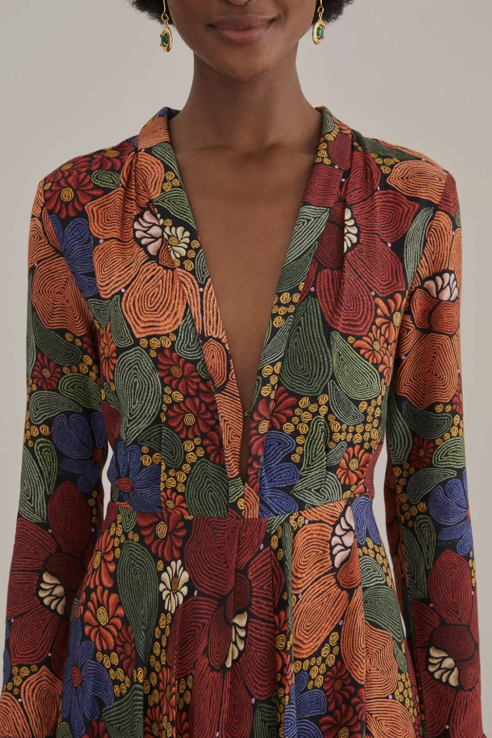 Robe longue noire à fleurs cousues et col en V^FARM Rio  Fashion